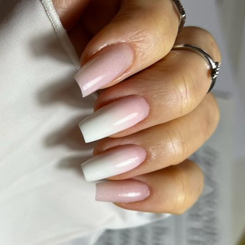 TÉCNICO MANICURISTA    PRECIO 1800€