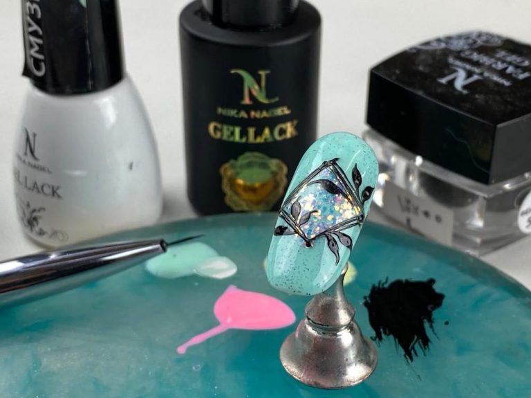 Straight Fenix Nail Art